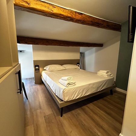 Catullo Lounge And Rooms Near The Airport Caselle  Kültér fotó