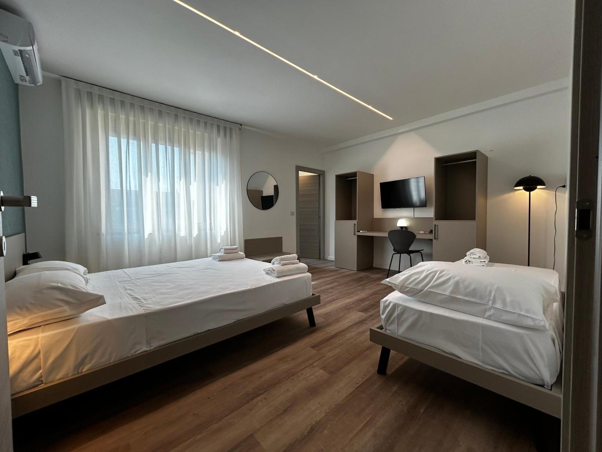 Catullo Lounge And Rooms Near The Airport Caselle  Kültér fotó