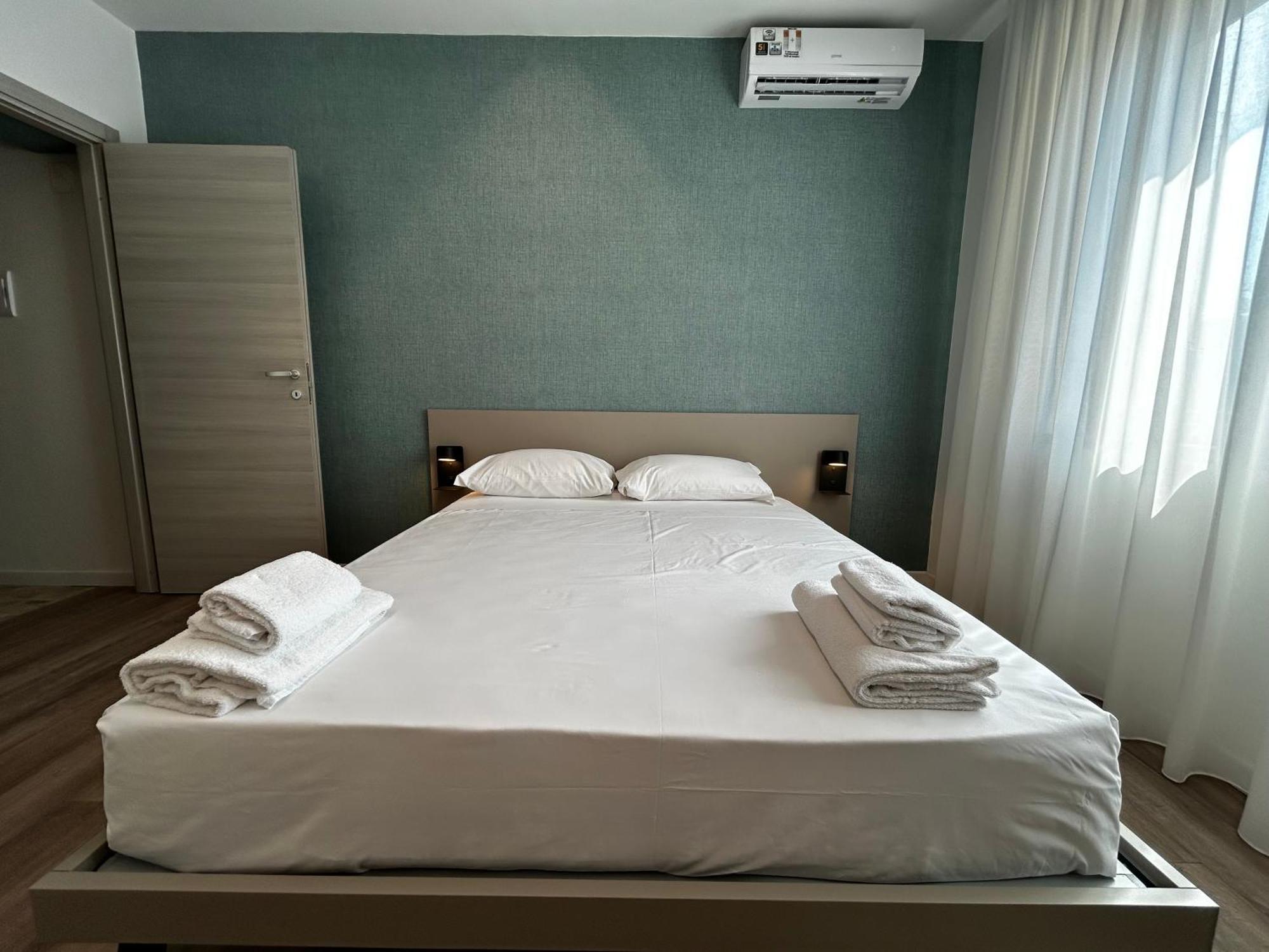 Catullo Lounge And Rooms Near The Airport Caselle  Kültér fotó