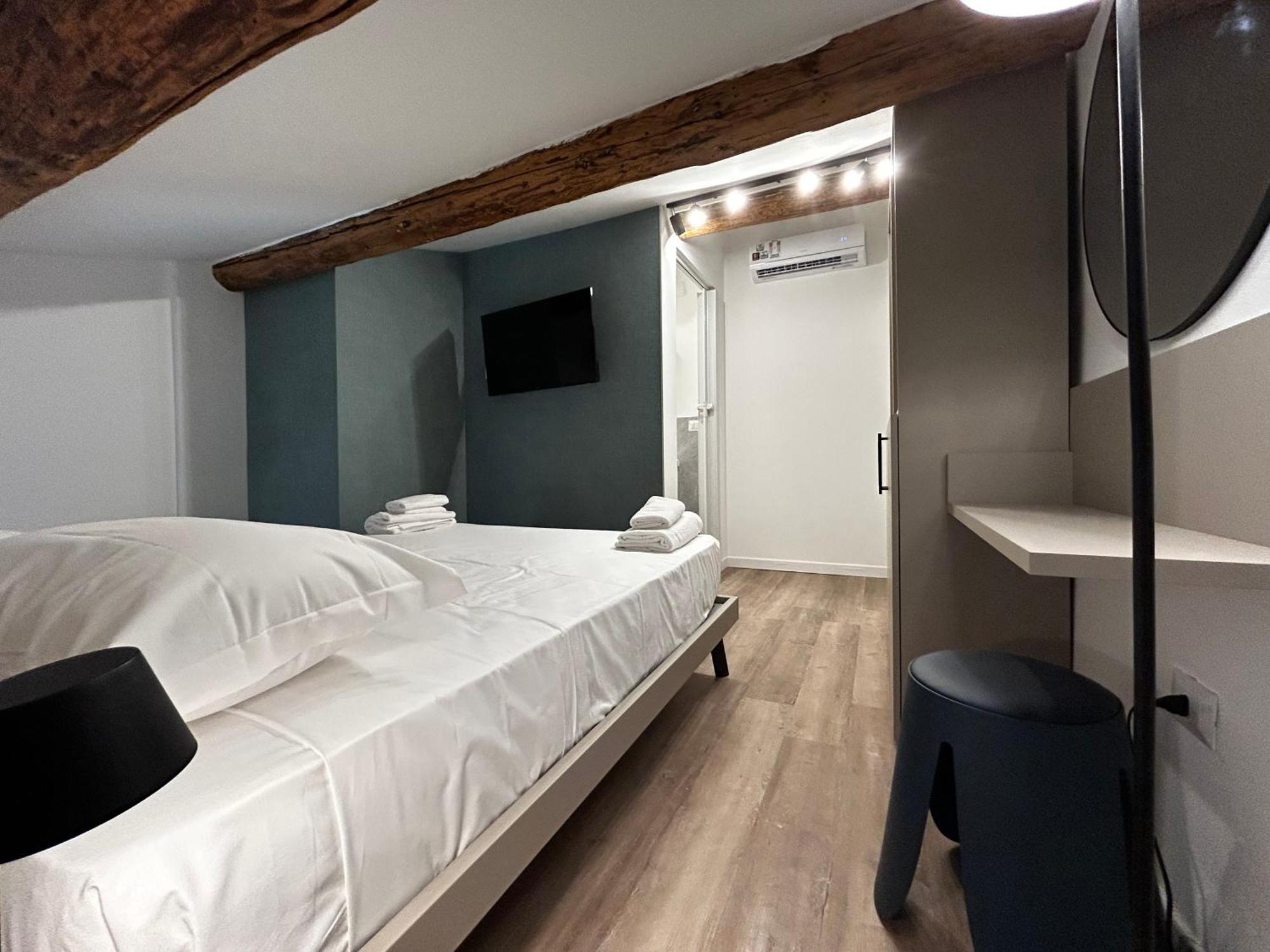 Catullo Lounge And Rooms Near The Airport Caselle  Kültér fotó