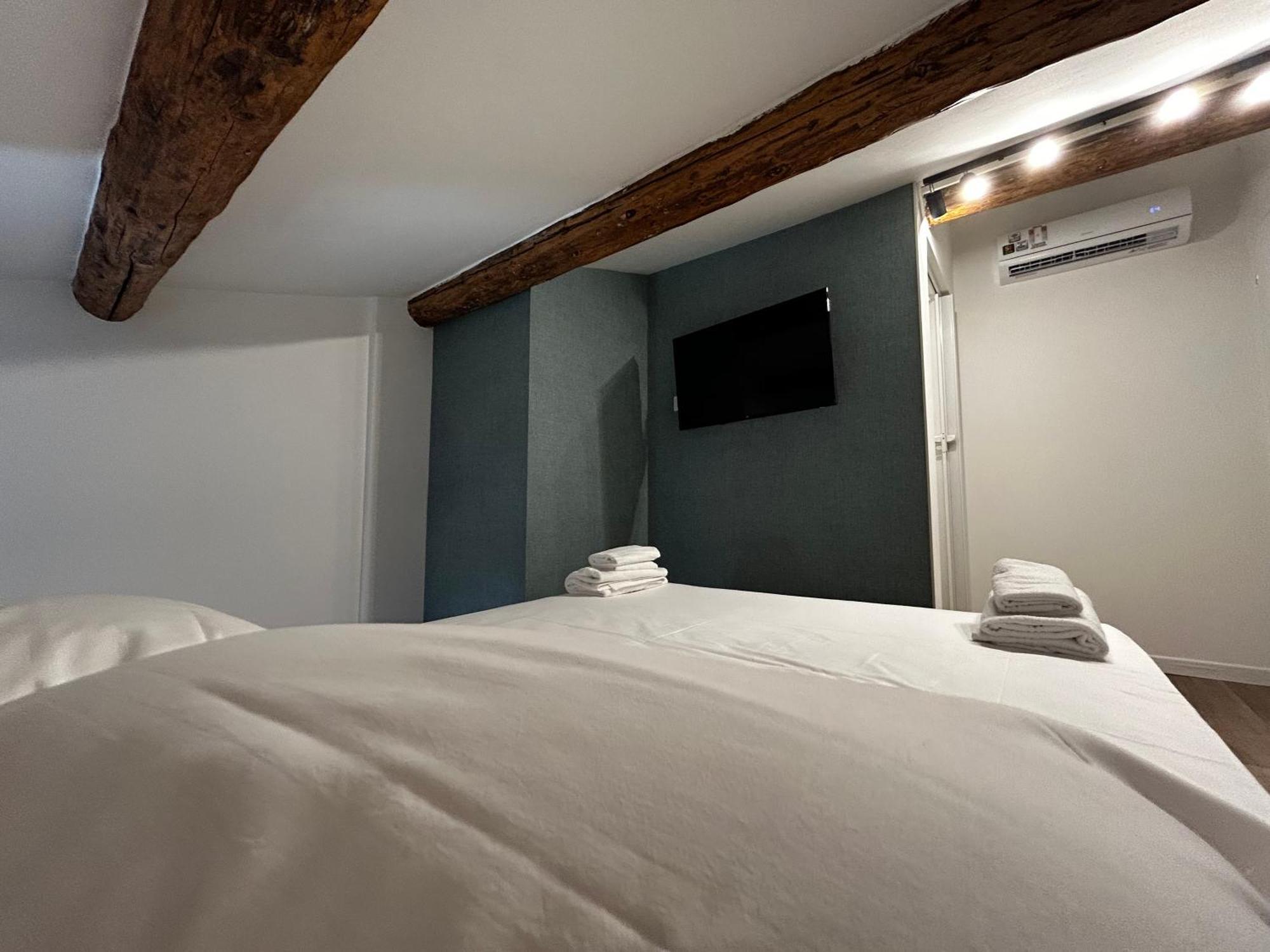 Catullo Lounge And Rooms Near The Airport Caselle  Kültér fotó