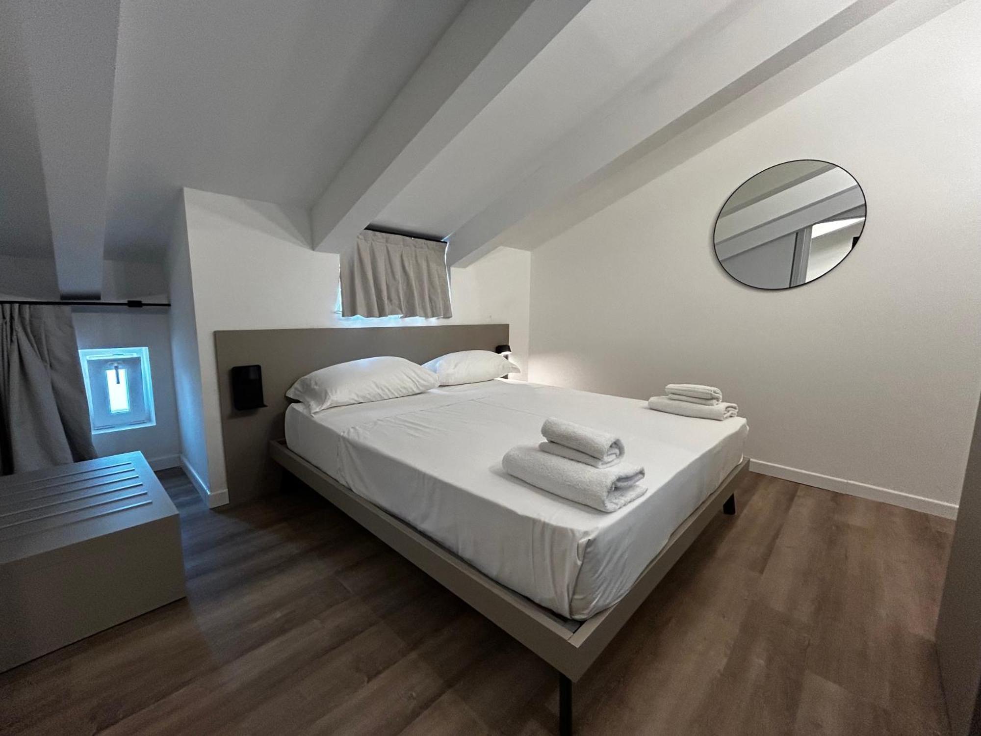 Catullo Lounge And Rooms Near The Airport Caselle  Kültér fotó